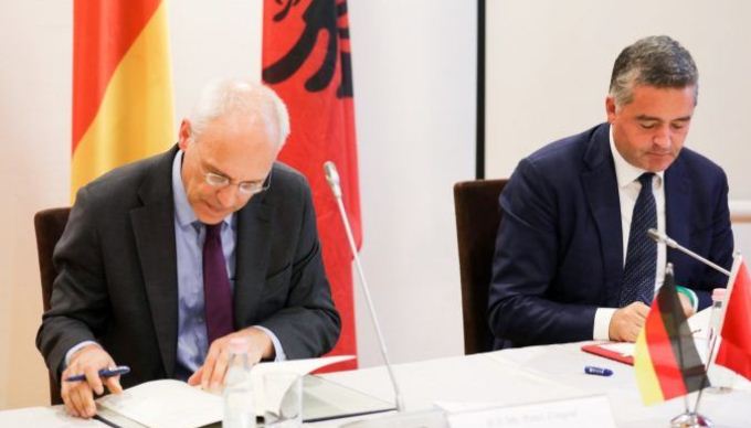 Projekt per trajtimin e mbetjeve urbane: 4.5 mln euro nga qeveria gjermane per 6 Bashki